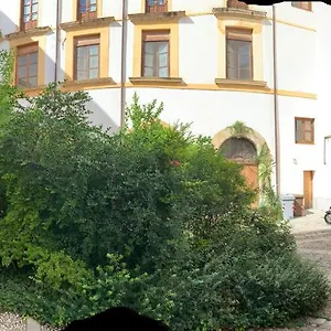 https://palazzo-resuttana.palermohotels.org